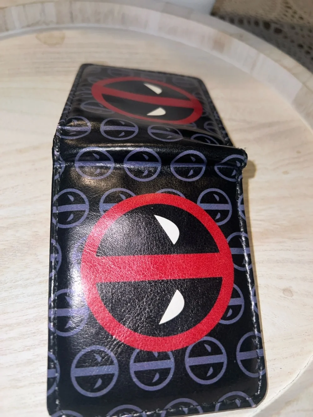Deadpool Logo Black and Red Men's Bifold Wallet